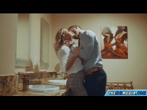 ❤️ когда грудастая блондинка соблазняет тебя в общественном туалете Просто порно на порно сайте vanalize.ru ❌️